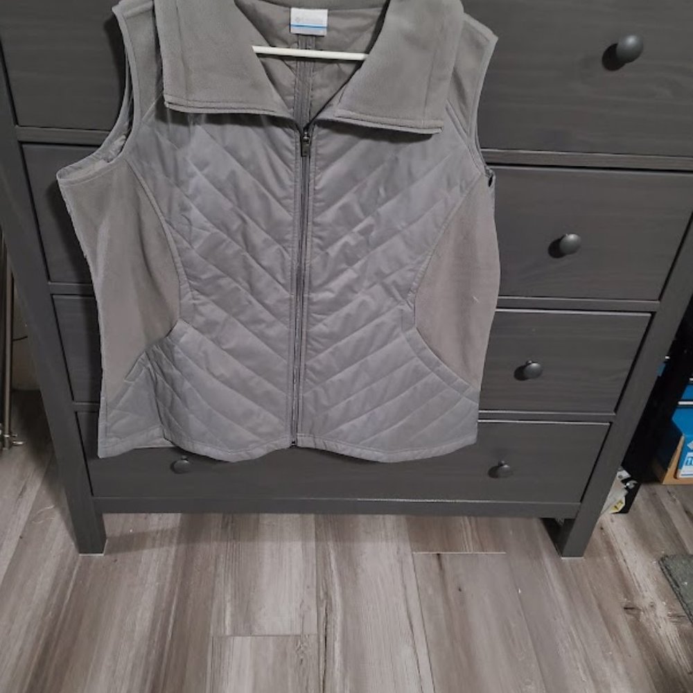 Columbia Vest Women's Plus in Grey